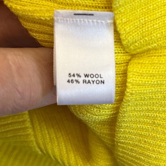 St. John Yellow Ribbed Sleeveless Knit Top XL Wool Blend Scoop Neck Womens‎ - Picture 7 of 8